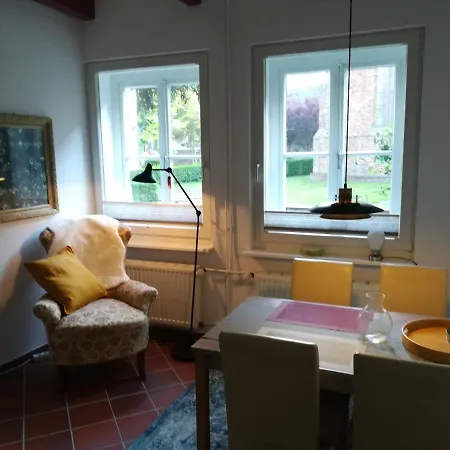 Im Historischen Zentrum 25562 דירה